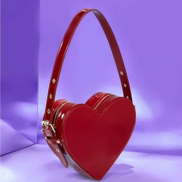 Lightweight, Business Casual Minimalist heart purse - Picture 3 of 6